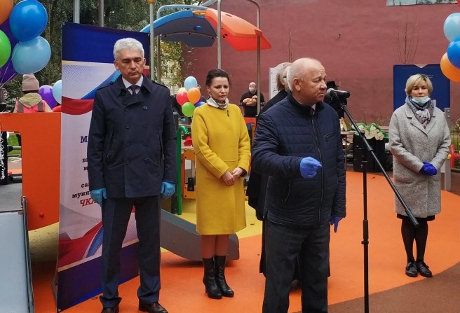 7 октября 2020 года состоялось торжественное открытие сквера, детской игровой и спортивной площадок по адресу: ул. Ленина д.45.
