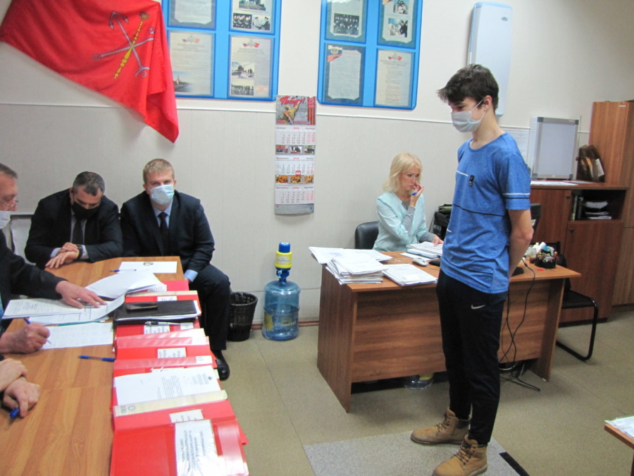 Ю.Н. Гладунов принял участие в работе призывной комиссии