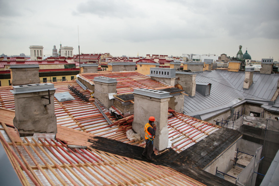 Ремонт кровель продолжается