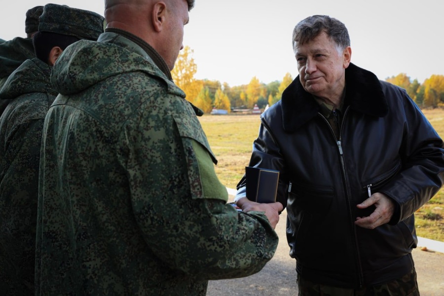 Вячеслав Макаров посетил военный полигон