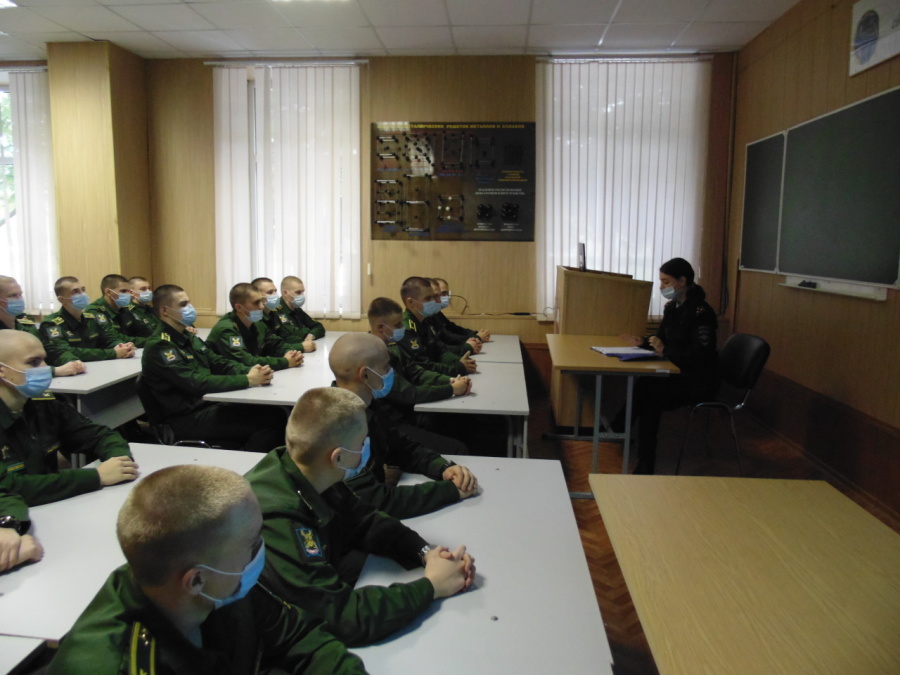 В Военно-космической академии имени А.Ф. Можайского состоялась встреча инспектора по пропаганде БДД с курсантами академии