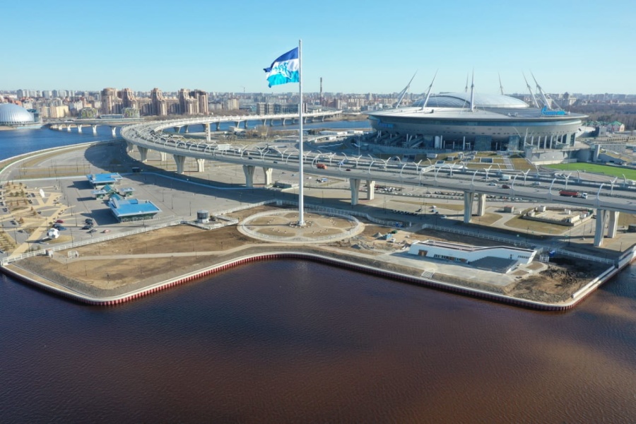 По информации, полученной от АО "Зенит-Арена", досрочно завершено строительство объекта "Яхт-клуб со встроенной трансформаторной подстанцией и Флагшток"