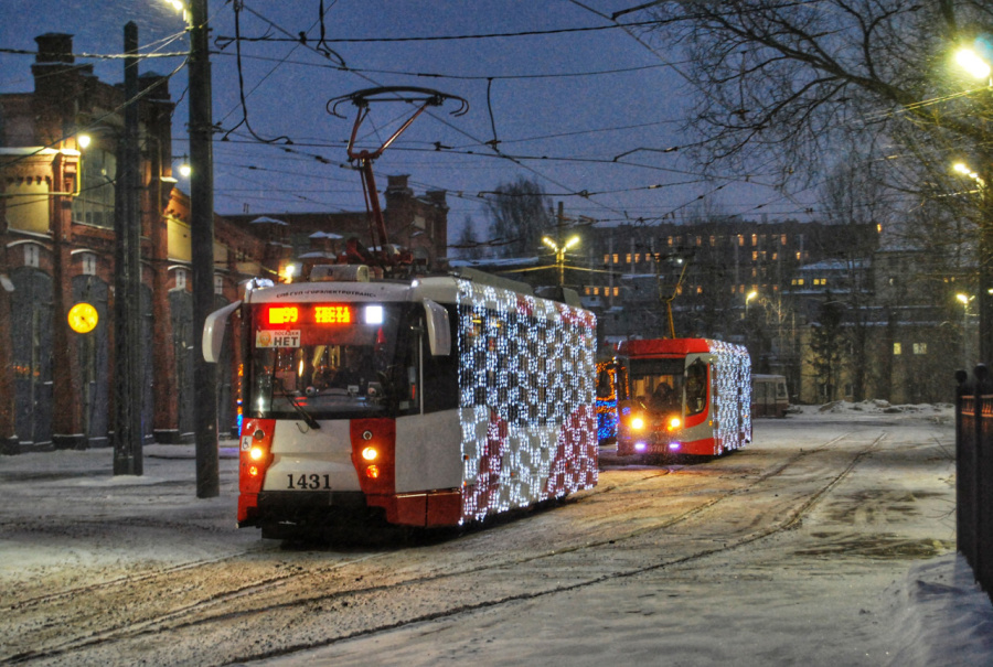 #ВолшебныйТрамвай начинает свое новогоднее путешествие по улицам Петербурга. Впервые в этом году к нему присоединится и троллейбус с иллюминацией