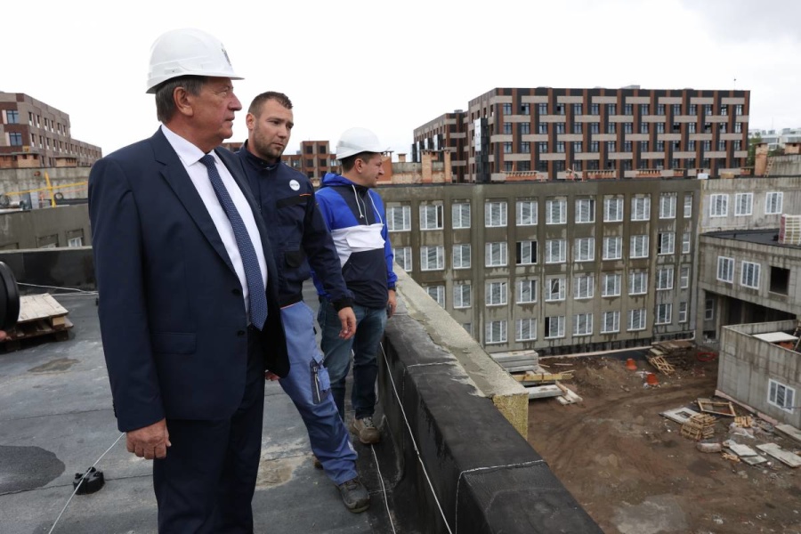 Школа на 1100 мест будет сдана в срок: Юрий Гладунов о масштабном строительстве в Петроградском районе Петербурга